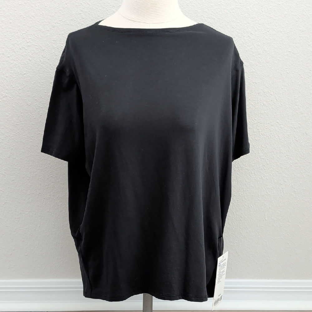 lululemon athletica Back In Action Short Sleeve Tee